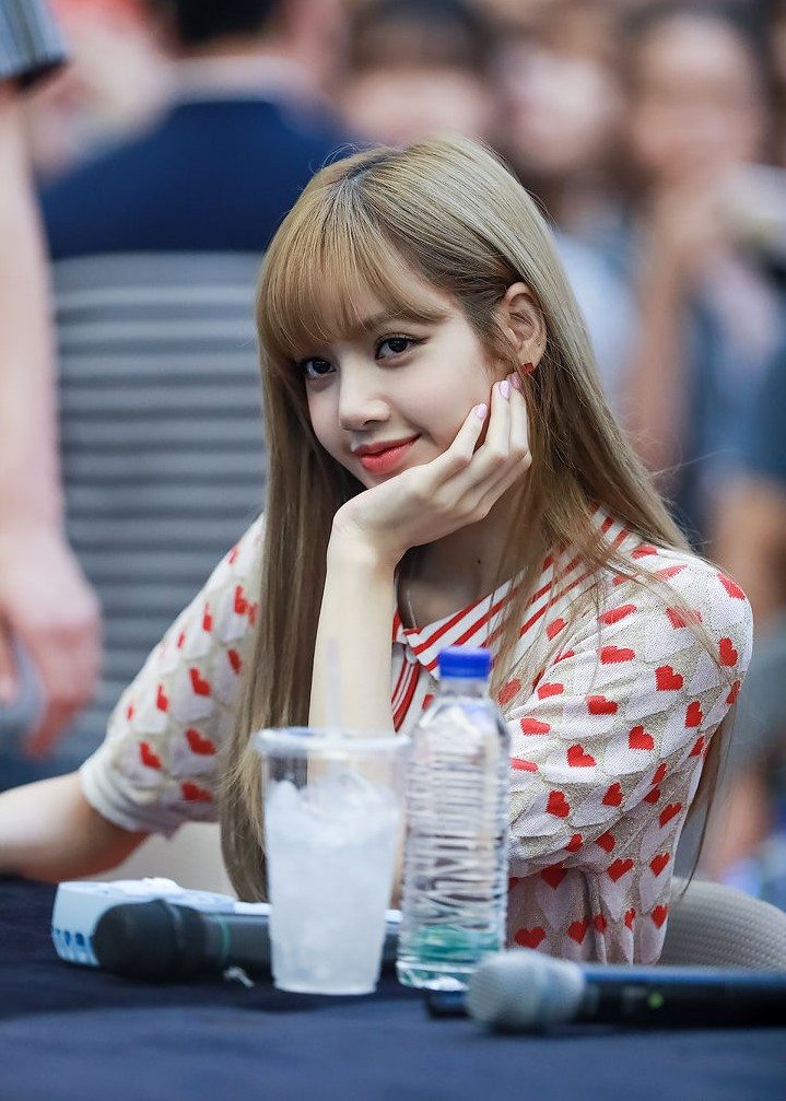 BLACKPINK Lisa