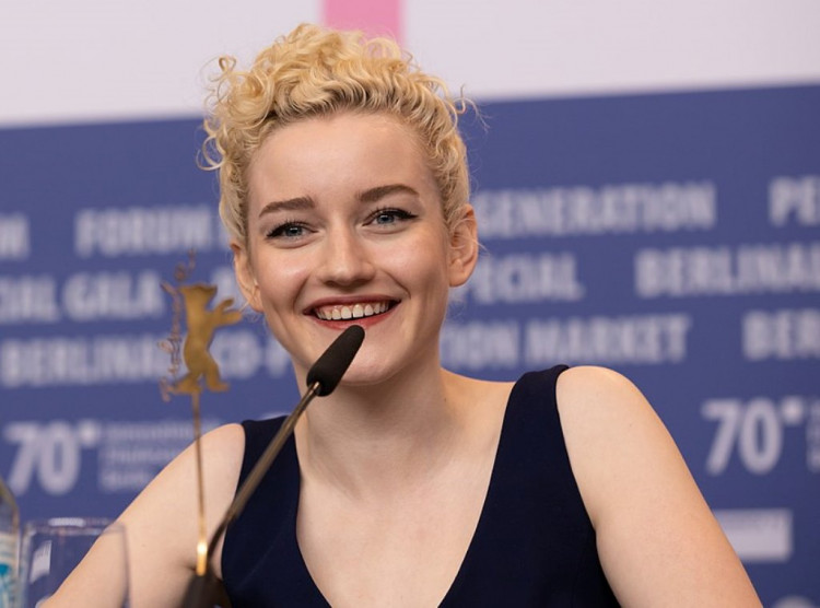 Julia Garner