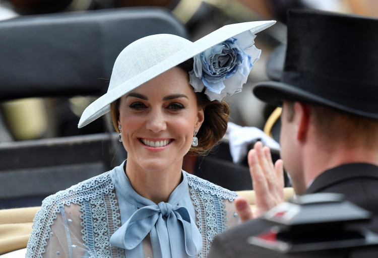 10 Etiquette Lessons Weve Learned From the Royals | Kate 