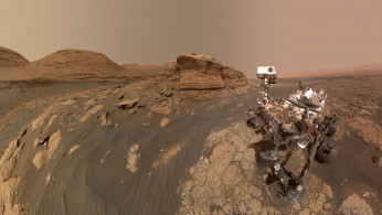 NASA’s Curiosity Mars rover used two different cameras to create this selfie in front of Mont Mercou