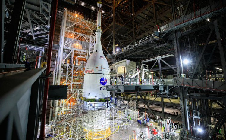 Orion Spacecraft Joins Artemis I Moon Rocket at Kennedy