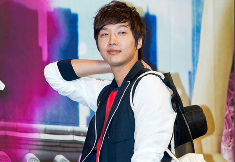 Ji Hyun Woo