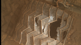 Curiosity rover's worn wheels