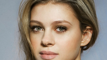 Nicola Peltz 