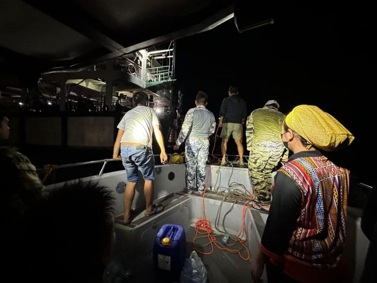 29 Dead, Including Children, in Philippine Ferry Fire: Rescue Teams Search for Survivors