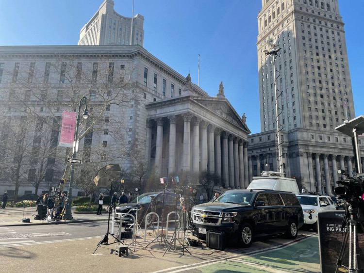 Tensions Flare in NYC as Trump Supporters and Opponents Face Off Amid Indictment Hearing