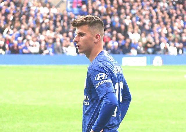 Manchester United Gears up for Final Bid in Pursuit of Chelsea's Mason Mount