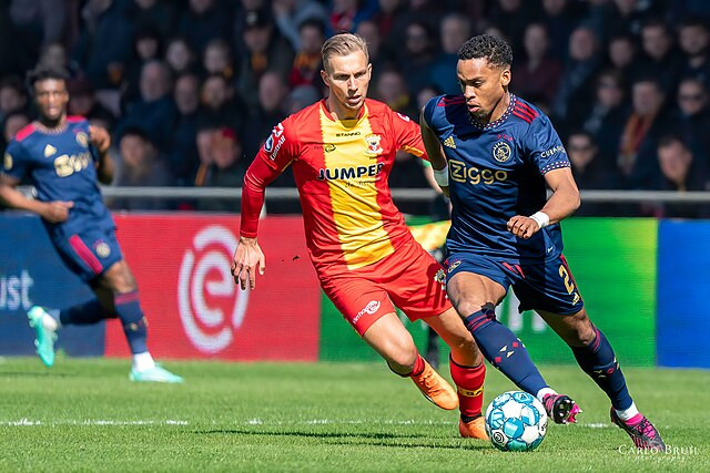 Emerging Dutch Star Jurrien Timber Set to Boost Arsenal's Defence Amid Transfer Talks