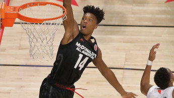 Brooklyn Nets Score Former Lakers Guard Lonnie Walker on One-Year Contract