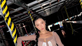 Hwasa Opens Up about Her Performance Indecency Accusation: 'More Worried about My Throat than the Accusation'
