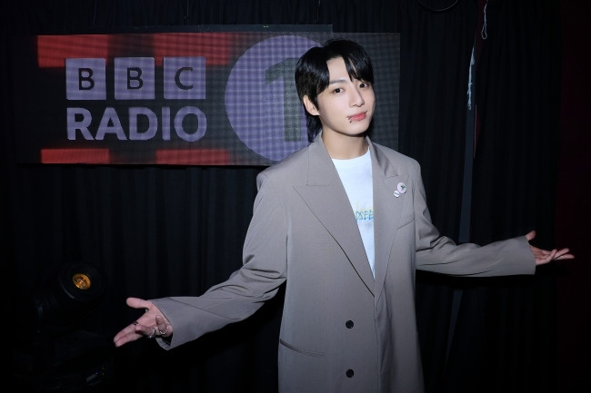 BTS Jungkook Dazzles on UK's BBC Radio 1 'Live Lounge', Delivering a Flawless Performance