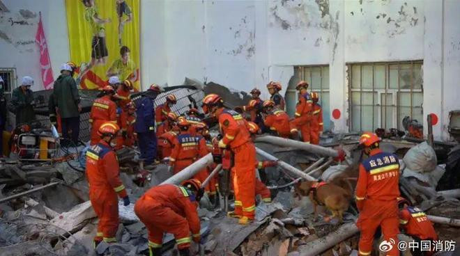 Tragic Collapse in China: School Gymnasium Incident Claims 11 Lives, Parents Decry Lack of Communication