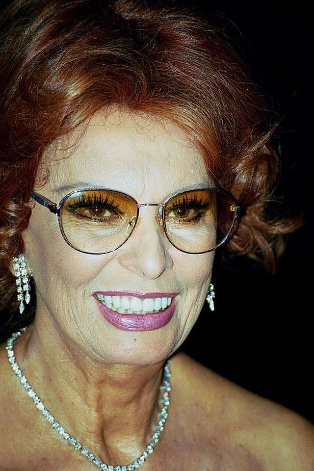 Hollywood Legend Sophia Loren Hospitalized: A Look into Her Emergency Surgery