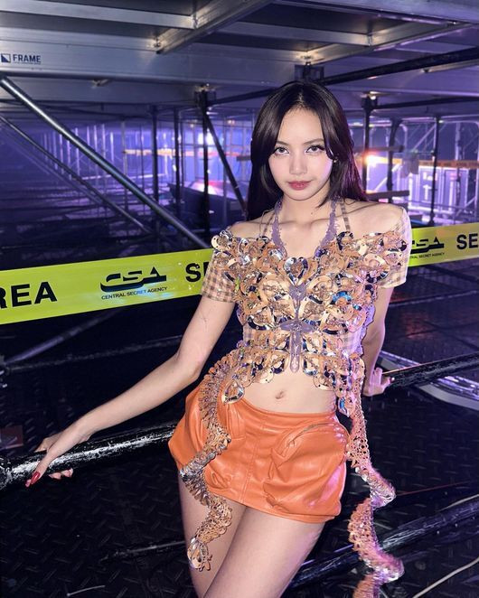 BLACKPINK's Lisa Stuns in Paris' 'Crazy Horse' Show, Debunks Topless Rumors 