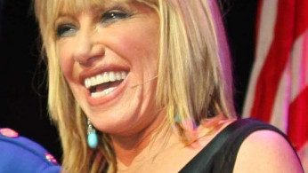 Suzanne Somers' Secret to Sizzle: Hormones and Heartfelt Honesty