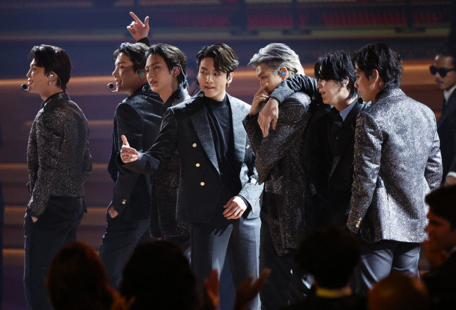 No 'Post BTS' Era: Grammy Awards Overlook K-Pop, Can Billboard Restore Its Honor?