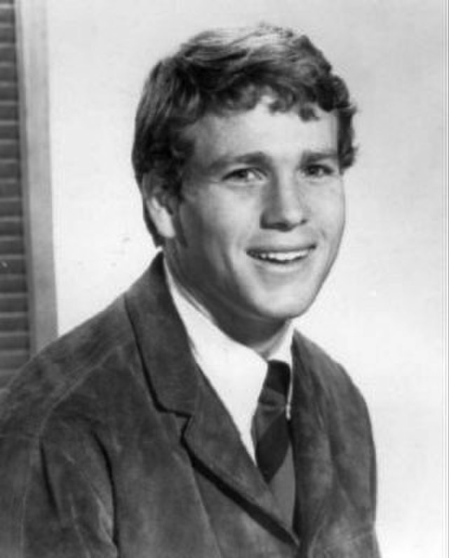 Ryan O’Neal, Revered Actor of 'Paper Moon' and 'Love Story', Dies Aged 82
