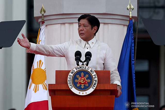 Philippines President Seeks New Approach in South China Sea Disput