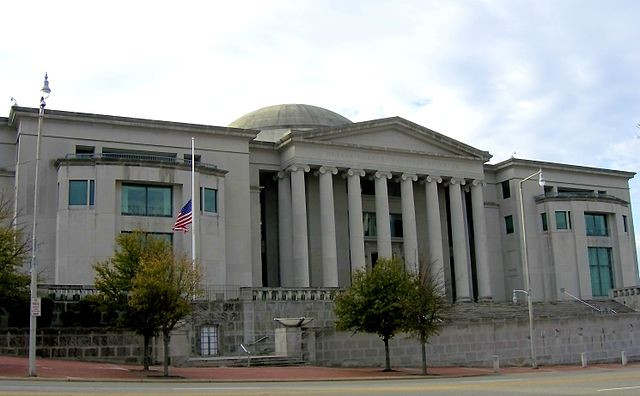 Alabama Court's Embryo Ruling Raises Legal, Ethical Concerns, and Stirs IVF Treatment Crisis