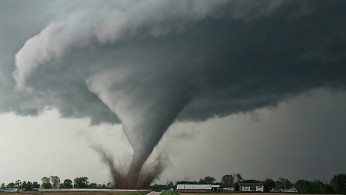 Tornado Warnings and Severe Storms Hit Chicago, Prompting Power Outages and Travel Disruptions