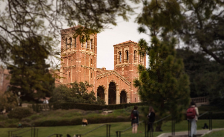 Clashes Erupt Between Pro-Israel and Pro-Palestine Protesters at UCLA Amid Ongoing College Demonstrations