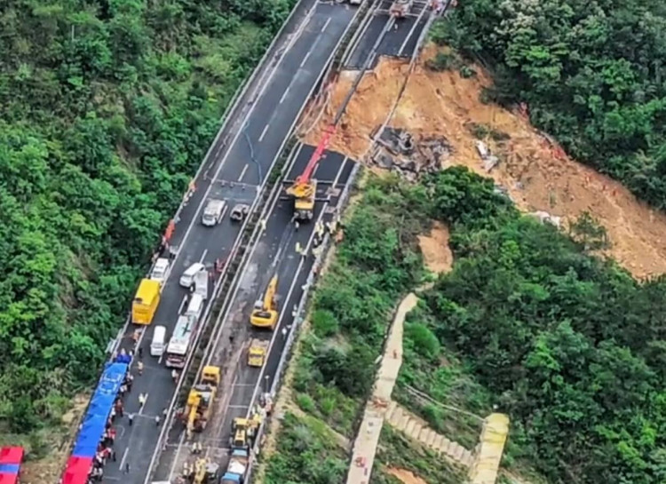 Catastrophic Highway Collapse in Southern China Results in 48