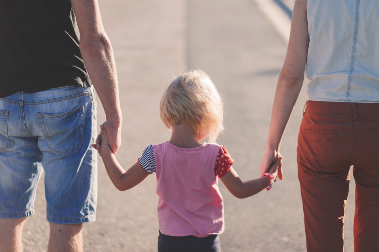 Parents Hit Hardest by Inflation as 1 in 6 Americans Struggle to Pay Bills, Fed Survey Shows