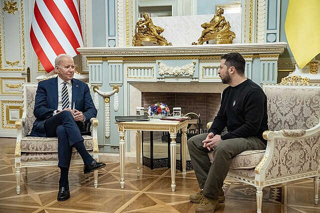 Biden Apologizes to Zelensky for Military Aid Delay Amid Ongoing Conflict
