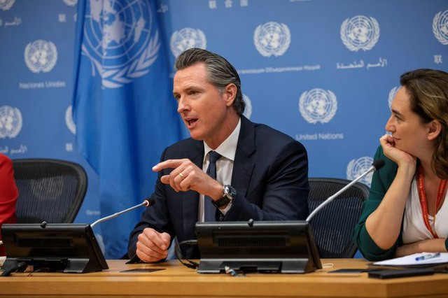 Newsom Supports Efforts to Remove Smartphones from California Schools to Protect Mental Health