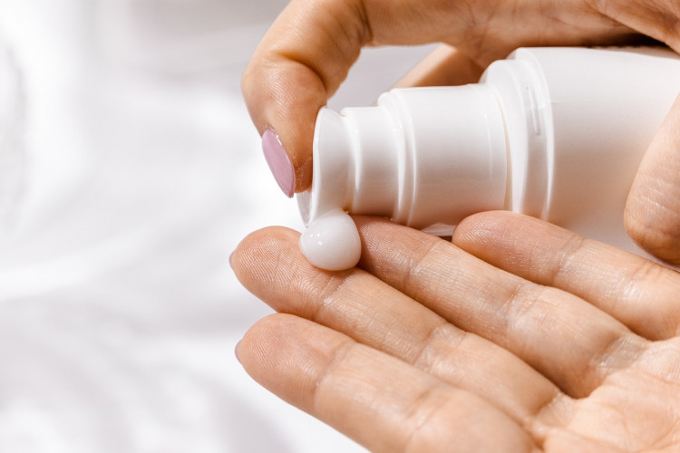 Doctors Combat Anti-Sunscreen Myths Spread by Social Media Influencers