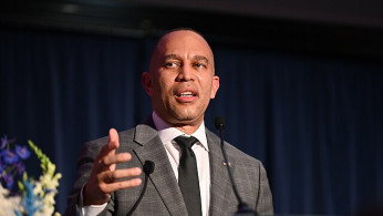 Hakeem Jeffries Confronts Biden Over Reelection Concerns Amidst Democratic Dissent