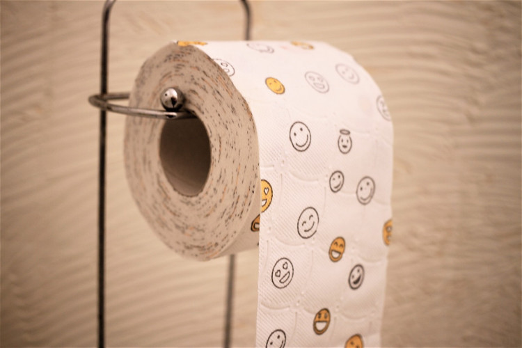 Study Links Infrequent Bowel Movements to Kidney Damage, Frequent Diarrhea to Liver Issues
