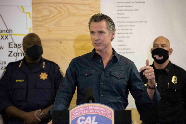 Newsom Signs Landmark Bills Targeting Smash-and-Grab Robberies and Auto Thefts Amid Rising Retail Crime Concerns