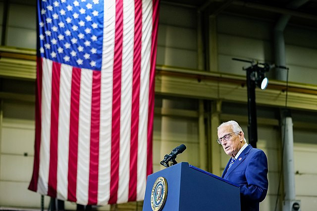 New Jersey’s Bill Pascrell, Outspoken Trump Critic and 14-Term Congressman, Dies at 87
