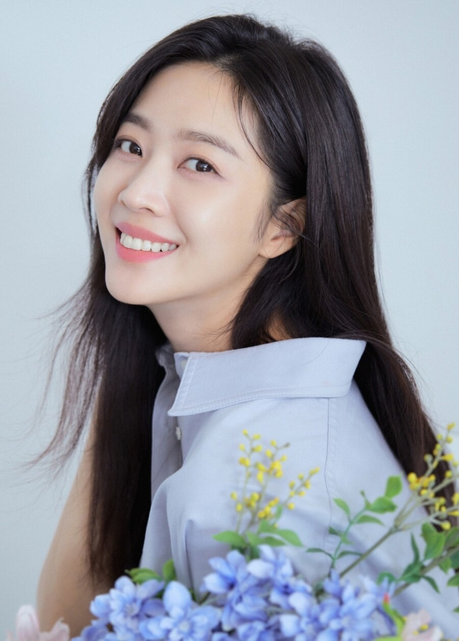 Jo Bo-ah Denies Pregnancy Rumors Amid Surprise Wedding Announcement