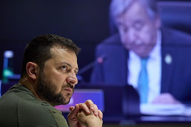 Ukraine Launches Largest Drone Attack on Moscow, Killing One and Forcing Flight Diversions