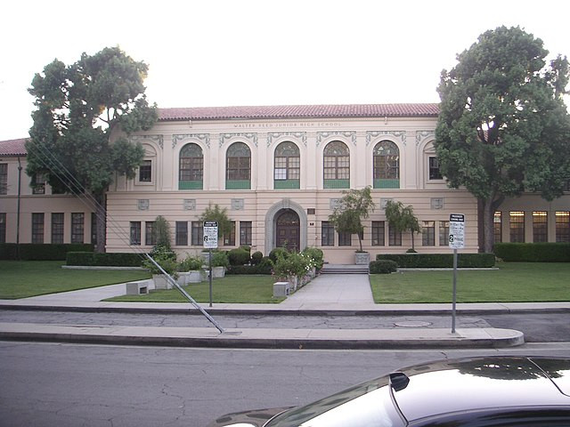 17 Middle School Students Hospitalized After Ingesting Drug-Laced Gummy Bears in Los Angeles