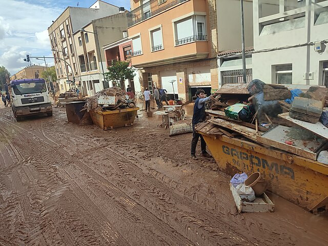 Spain’s Deadly Floods Spark Outrage as Rescue Efforts Continue and Barcelona Faces Torrential Rain Alert