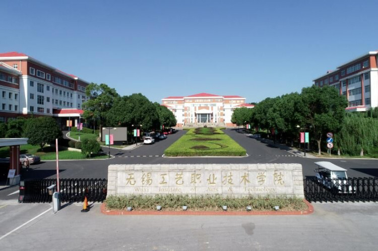 Eight Dead, 17 Injured in Knife Attack at Chinese Vocational School