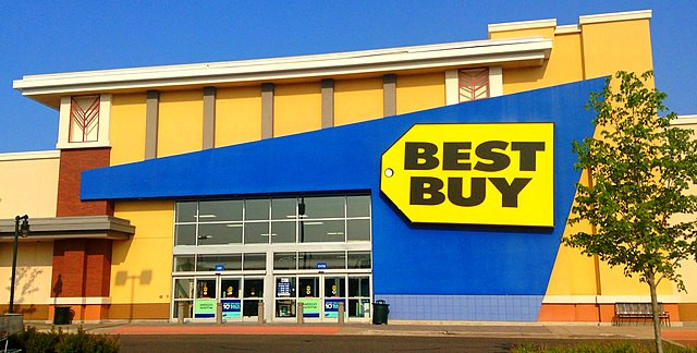 Best Buy Cuts Full-Year Forecast as Holiday Sales Struggle to Lift Weak Demand