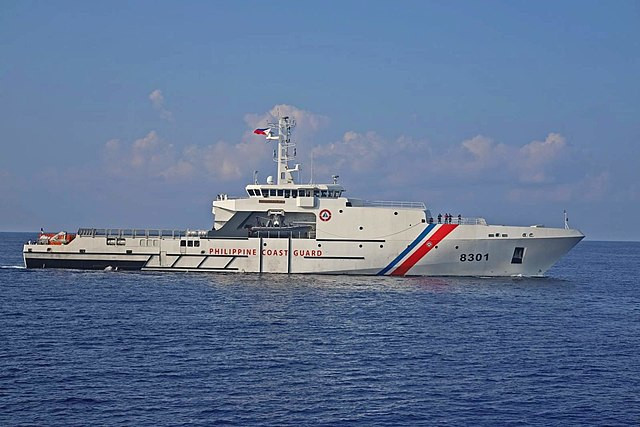 Philippine Navy Tracks Russian Submarine in South China Sea