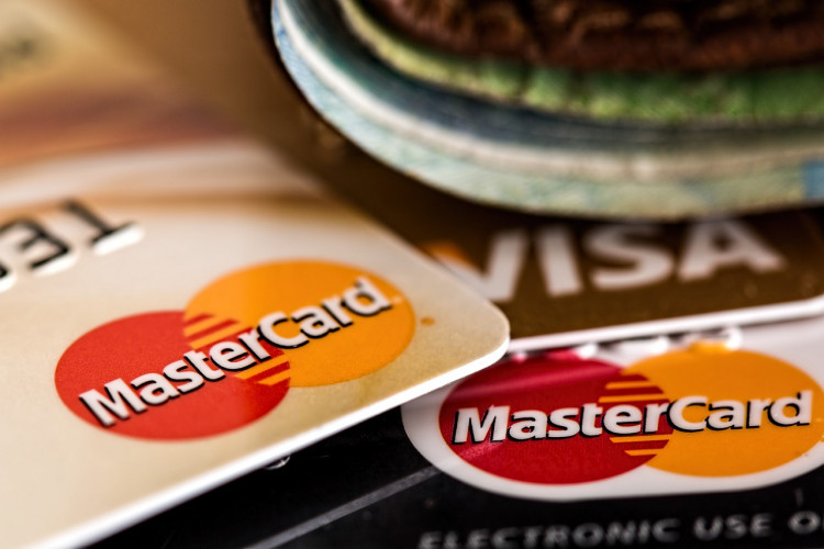 CFPB Launches Consumer Tool Amid Warnings of Credit Card Rewards Scams and High Fees