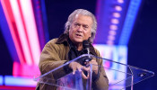 Steve Bannon Escalates Feud with Elon Musk, Calls H-1B Visas a ‘Scam’ and Demands Worker Reparations