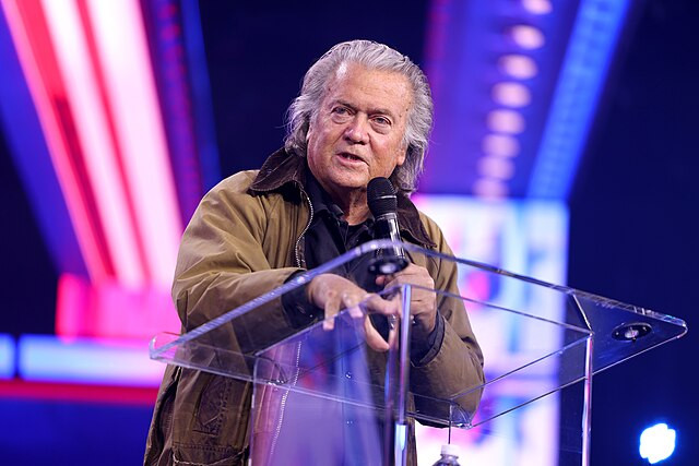 Steve Bannon Escalates Feud with Elon Musk, Calls H-1B Visas a ‘Scam’ and Demands Worker Reparations
