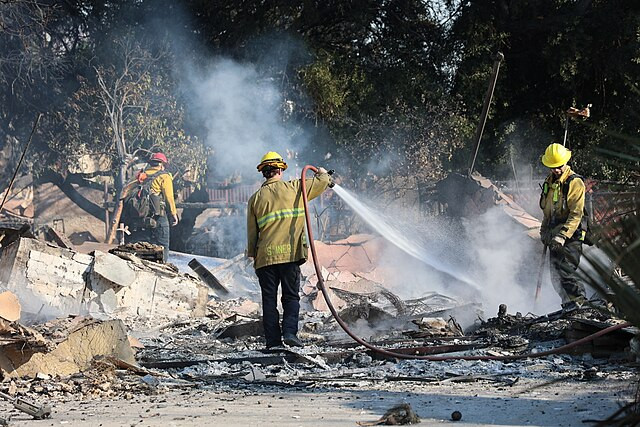 Trump to Tour Los Angeles Wildfire Damage Amid Feud with Governor Newsom Over Federal Aid and Water Policies