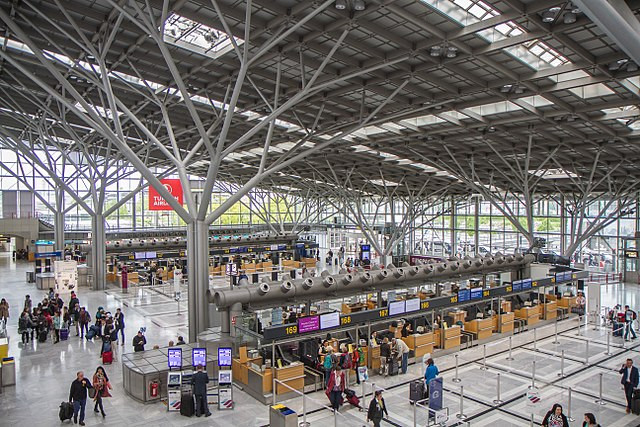 Massive Strike Shuts Down 13 German Airports, Freezing Air Travel Nationwide