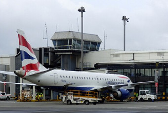 UK Issues Travel Warning for US as Brits Face Risk of Arrest at Border