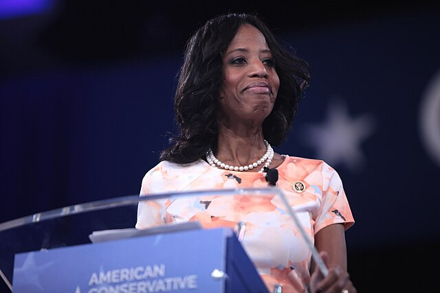 Mia Love, First Black Republican Woman in Congress, Dies at 49 After Battle With Brain Cancer