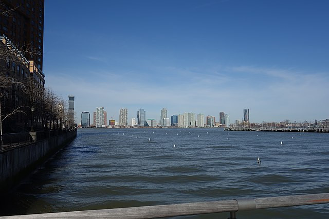 Helicopter Crash in Hudson River Kills 6, Including 3 Children From Spanish Family Visiting NYC