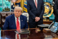 Qatar’s Boeing 747 Gift to Trump Sparks Emoluments Clause Scrutiny and Democratic Backlash
